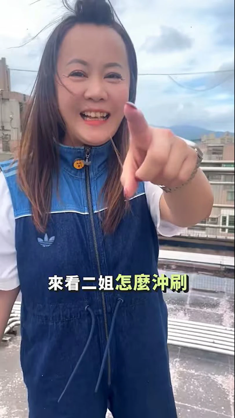 華夏頂樓清潔實錄上漆前不能忽略的重要一步